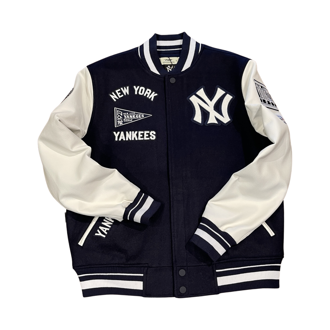 G-III Sports Womens New York Yankees Windbreaker Jacket