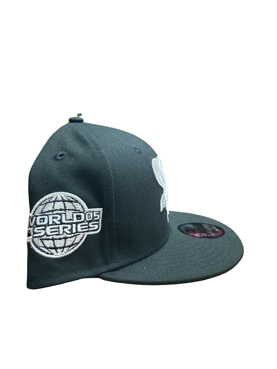 NEW ERA 950 SNAPBACK -CHICAGO WHITE SOX / BLACK WHITE