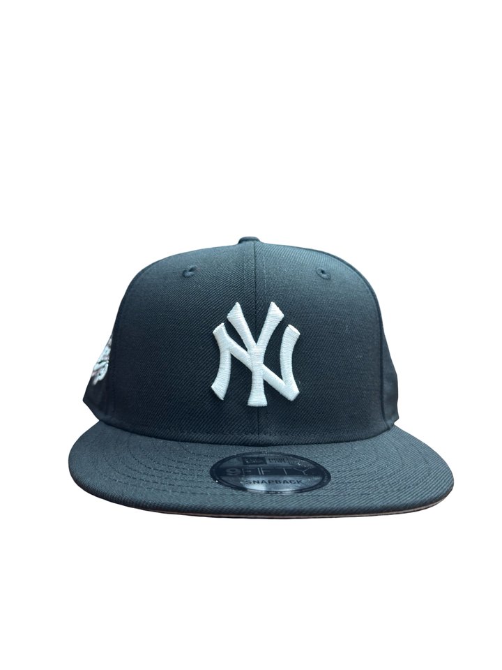 NEW ERA 950 SNAPBACK -NEW YORK YANKEE WORLD SERIES 1999 / BLACK WHITE