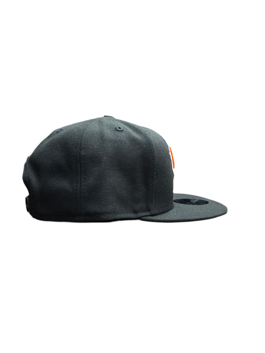 NEW ERA 950 SNAPBACK -CLASSIC LOGO -BLACK ORANGE