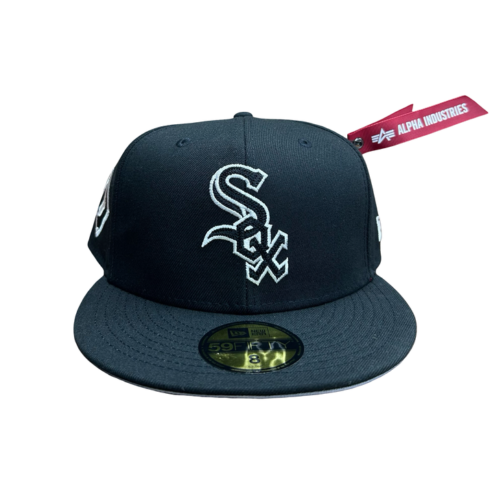 NEW ERA 5950 ALPHA INDUSTRIES CHICAGO WHITE SOX ‘ - BLACK WHITE
