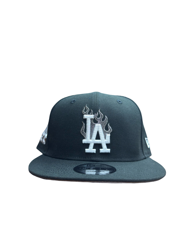 NEW ERA 950 SNAPBACK -LA DODGERS/ BLACK WHITE